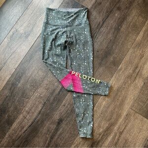 Peloton women’s XS/S leggings reversible grey green speckled pink stripe